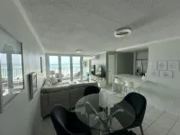 Deja Blue Beachfront Apartment