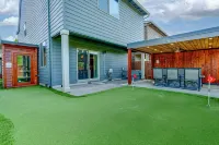 Retro Arcade Paradise! 4Br Luxury Home, Hot Tub, Sauna, Putting Green & Fire Pit - 4-Star