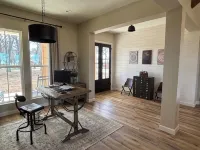 Charming 3-bedroom farmhouse in serene Pilot Point with AC