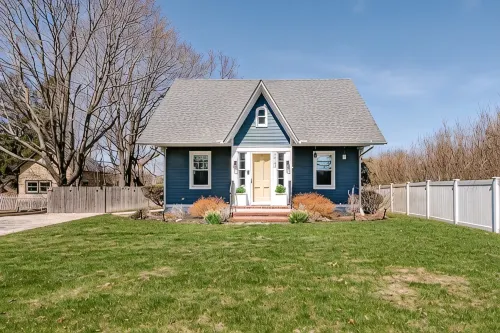 Charming 3-bedroom cottage in fabulous Greenport - Country Houses