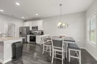 NEW 3-BR townhome in delightful Spring Hill with WiFi, AC and many amenities