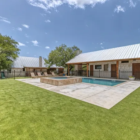 Ringers Lodge   Spacious 6-bedroom house on the River in charming Concan