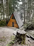 New! Cozy Waterfront A-Frame, Private Beach, Pet Friendly. - 4-Star