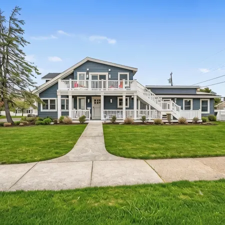 Unbeatable location - 4 houses to beach, 5BR, 3BA, walkability!