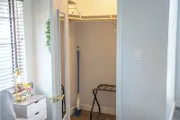 Cam Heights Hideaway w/ Full Kitchen & King Bed - 4-Star