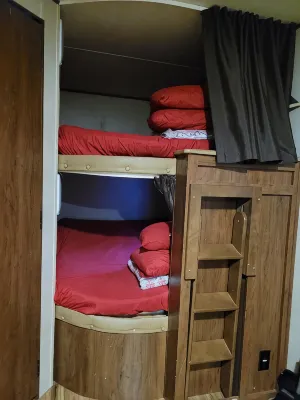 Camp in style with AC/heat, WIFI, on Main Street, 1 block from Joni's beach - 2-Star
