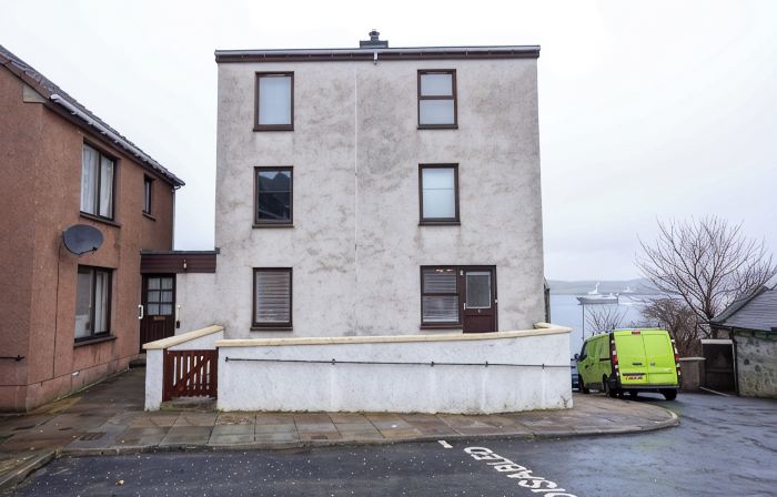 Central Lerwick holiday apartment