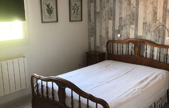 3-bedroom house with veranda, air-conditioning and attractive features.