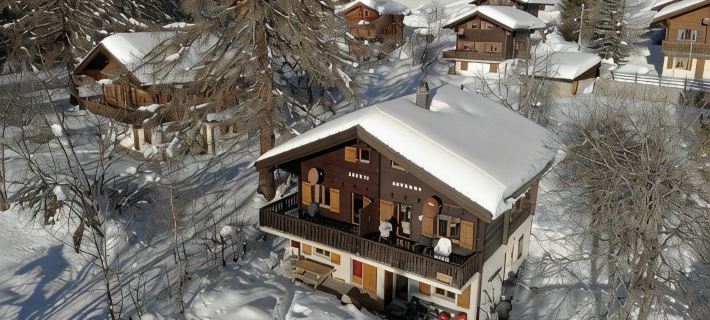 Spacious 7-person chalet with 4 bedrooms in varied ski area Bellwald Wallis + P Hotels in Goms