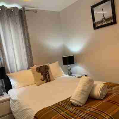 Luxury Modern Belfast City Center 2 Bed Apartment Rooms