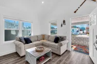 1 Block to Beach, Linens + Towels, BBQ, AC
