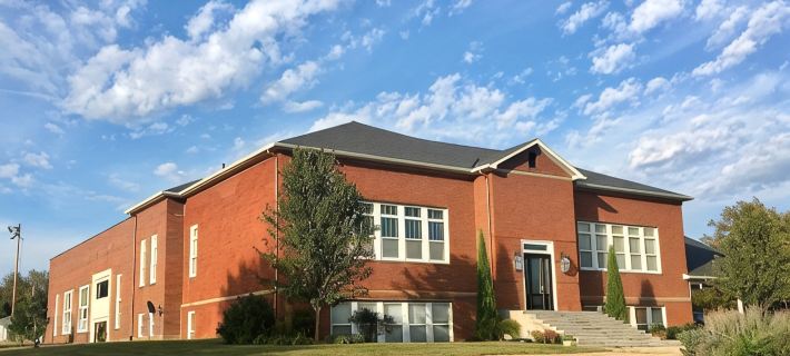 Historic Schoolhouse, Modern Retreat Hotels in Riley County
