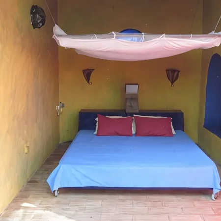 Casa do Teatro Colourful,Cottage,House, Pool, WiFi, TV, Air-Cond., Near the Sea