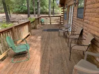 Beautiful Log Cabin. Sleeps 2-8. Reds Landing Boat Ramp .5 mi Away. A+ Fishing.