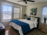 Five-Bedroom Vacation Home Located Eight Minutes from the Menifee Lakes Golf. Hotels in Menifee