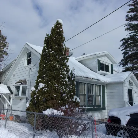 Family and Friends 4 Bedroom Newer Vacation Home Отели в г. Петоски