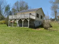 Nicely located, Cozy, PET Friendly cottage in beautiful Lake Toxaway, NC Hotels in Hogback