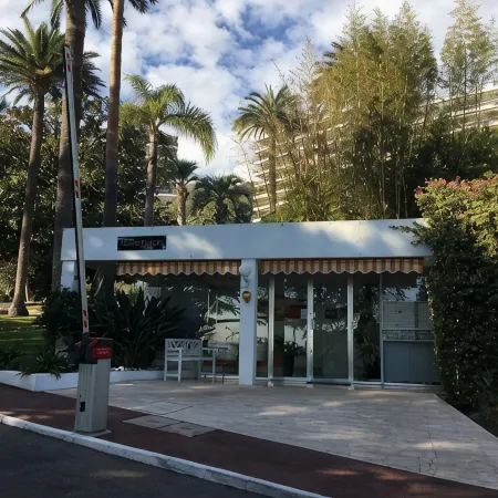 SUPER CANNES / GOLFE JUAN LUXURY APARTMENT SEA IMPRENABLE SEA. PRIVATE FLOOR