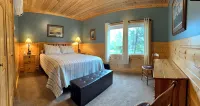 Spacious 3 bedroom 2 bath lodging near trails, with lots of off-street parking!