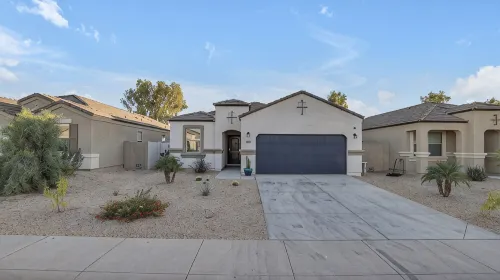 East Valley Peaceful Oasis w/PRIVATE Pool that is HEATED at no extra cost