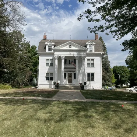 Historic Home Near Lake, Parks and Bvu! Perfect for Summer Vacay and Reunions!