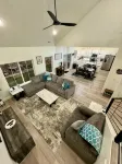 Hidden Haven - Luxury Home with Hot Tub - บังกะโล