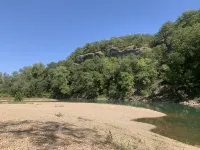 Rustic River Cabin- Located Near the Illinois River!