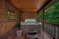 Family Retreat, 3 King Suites, Wine, Playground, Hot Tub, Fire Pit, Private!