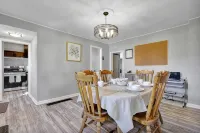 5 Bedroom 7 Beds Cozy and Spacious Home