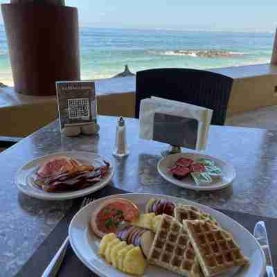 Oceanfront Condo On The Beach With Panoramic Views Dining/Meeting Rooms