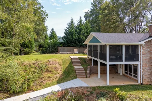 Gorgeous Kingsport Lakehouse With Huge Two-Story Screened In Porch! - 4-Star
