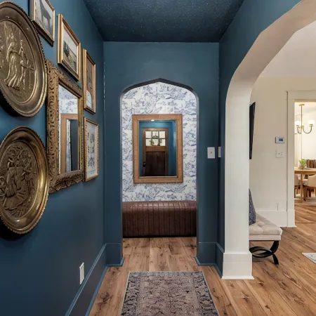 Charming 1 Bed Historical Apartment - Steps to Downtown Midland