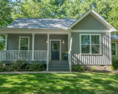 Be our guest-3-bedroom house in a great location! Hotele w: Fletcher