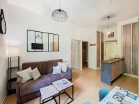 Magnificent 3 stars flat