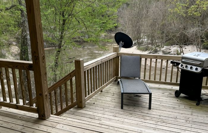 Okatoma River Cabin/ Convenient Location