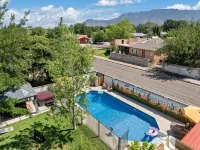 Luxury Amenity Paradise! Sleeps 18 - Pool, Hot Tub, Game Room, Golf, Fire Pit! - Private Pools