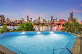 Fab! ~ Skyline City, Water + Story Bridge Views