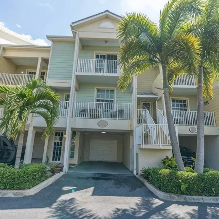 Spacious Townhouse in beautiful Little Harbor Florida