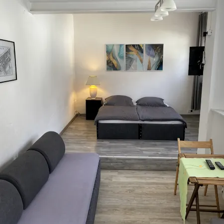 Fisherman's Lodge: 1 room (living/bedroom) - bathroom - kitchen - 30 min to Frankfurt