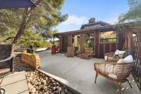 "THE VOC" an eclectic octagon house w a 360° lookout loft & RED ROCK views! - Boutique