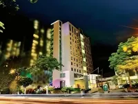 雅加達卡旺公園飯店 克伦德尔巴鲁站附近的飯店