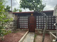 Safari House Tbilisi Wine & Family Hotel - ที่มีสระว่ายน้ำ