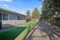 Redwoods Serenity Cottage Modesto - บังกะโล