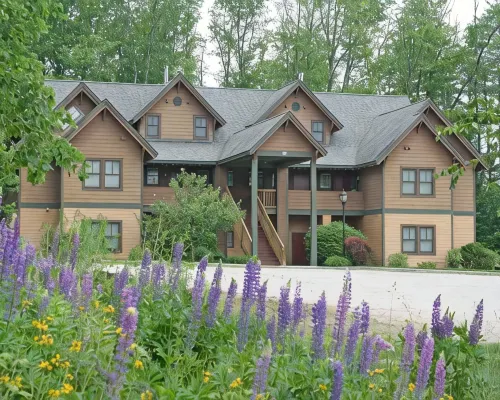 Beautiful Condominium at Castle Hill Resort, 10 Minutes from Okemo Ski Resort Hotels in Cavendish