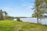 Waterfront Retreat 3Br/2BA on Taunton Bay.  Located Near Acadia National Park. - Wifi