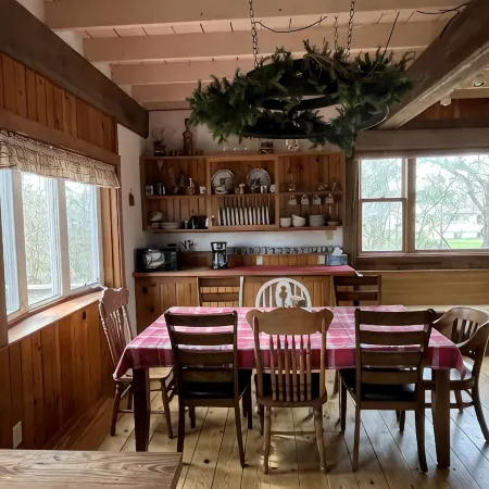 In-Town Moose Haus Lodge Отели в г. Клир Лейк