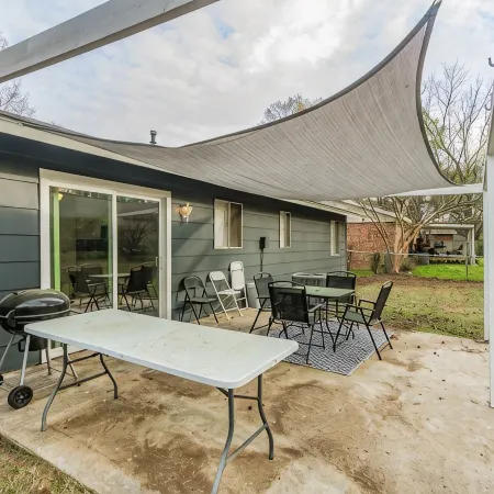 Cheerful 3 BR 1.5 BA Home in Great Neighborhood! Recently Renovated!