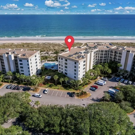 Oceanfront Luxury Retreat/Newly Remodeled/Steps to Sand & Surf