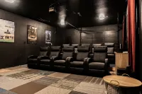Stunning Oceanview Hillside Home w/ Theater & Spa - Wifi