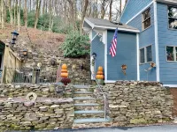 Whimsical Home on Quiet High Street, in Historic Downtown. - 3-Star